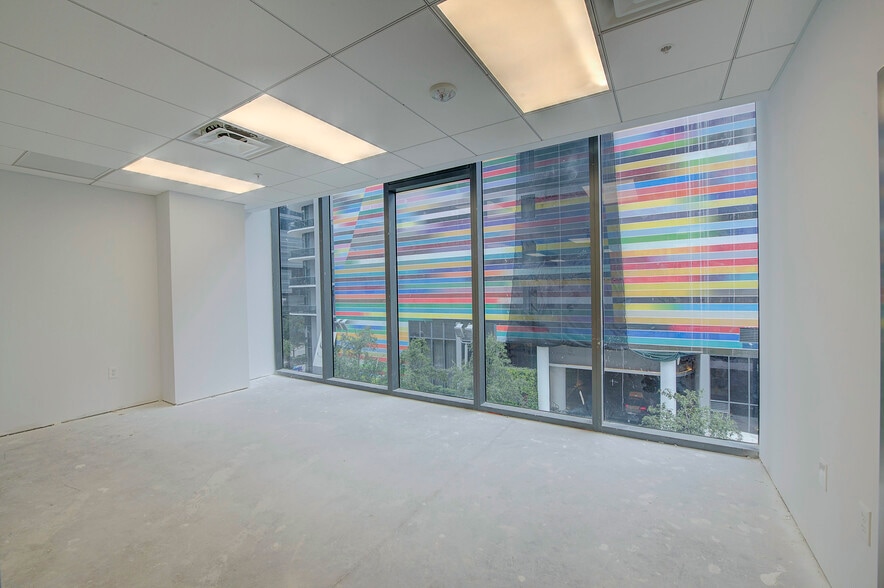 More Photos Of 25 SW 9th St, Miami Office Residential For Lease