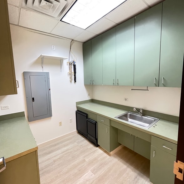 More Photos Of 4407 Bee Caves Rd, West Lake Hills Office For Lease