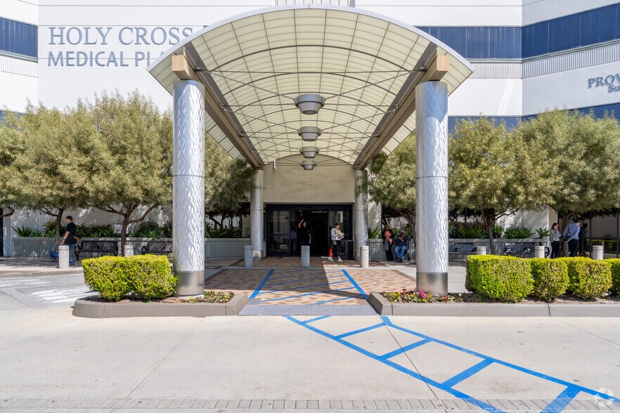 More Photos Of 11550 Indian Hills Rd, Mission Hills Medical For Lease