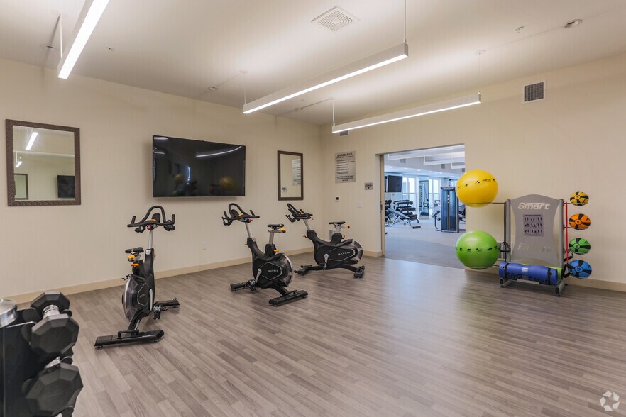 More Photos Of 1850 Merchant Ln, Hampton Apartments For Sale