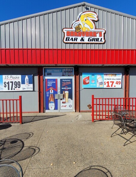 More Photos Of 209 N 5th Ave E, Truman Freestanding For Sale