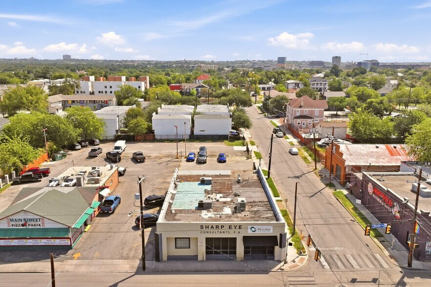 More Photos Of 1900 N Main Ave, San Antonio Storefront For Lease