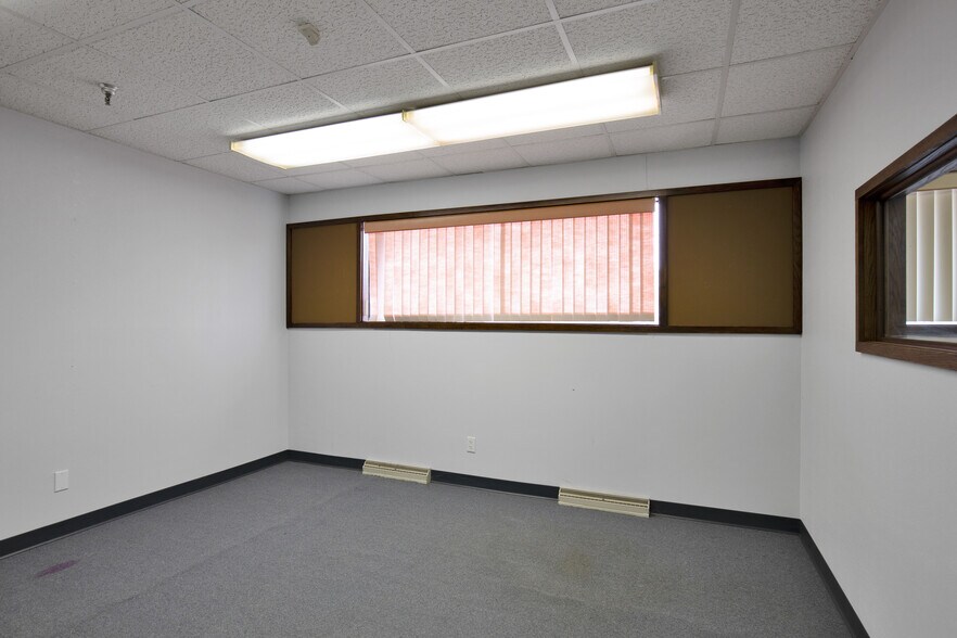 More Photos Of 1431 N 2nd St, Wisconsin Rapids Office For Sale