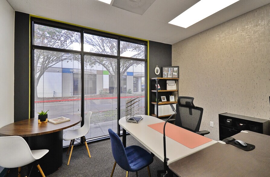 More Photos Of 1718 N Fry Rd, Houston Showroom For Lease