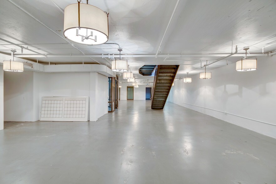 More Photos Of 708 N Croft Ave, Los Angeles Office For Lease