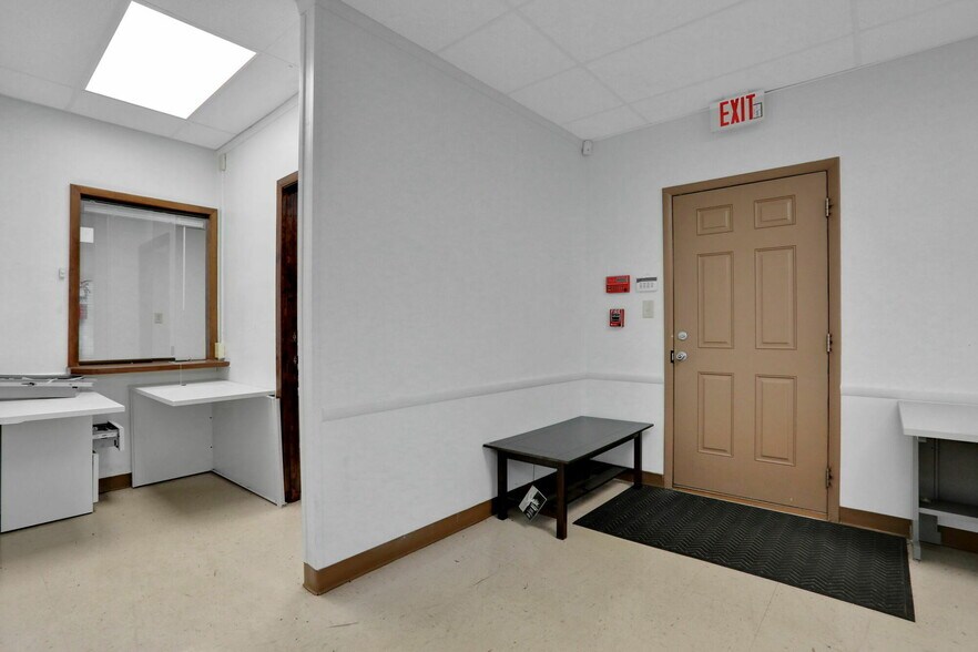 More Photos Of 1712-1736 University Blvd S, Jacksonville Medical For Sale