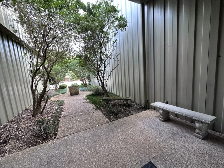 More Photos Of 207 Dunson St, Andalusia Light Distribution For Sale