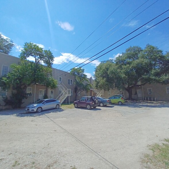 More Photos Of 127 W Magnolia Ave, San Antonio Apartments For Sale