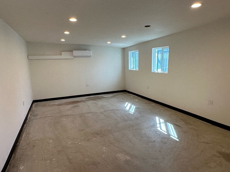 More Photos Of 4116 W Jefferson Blvd, Los Angeles Industrial For Lease