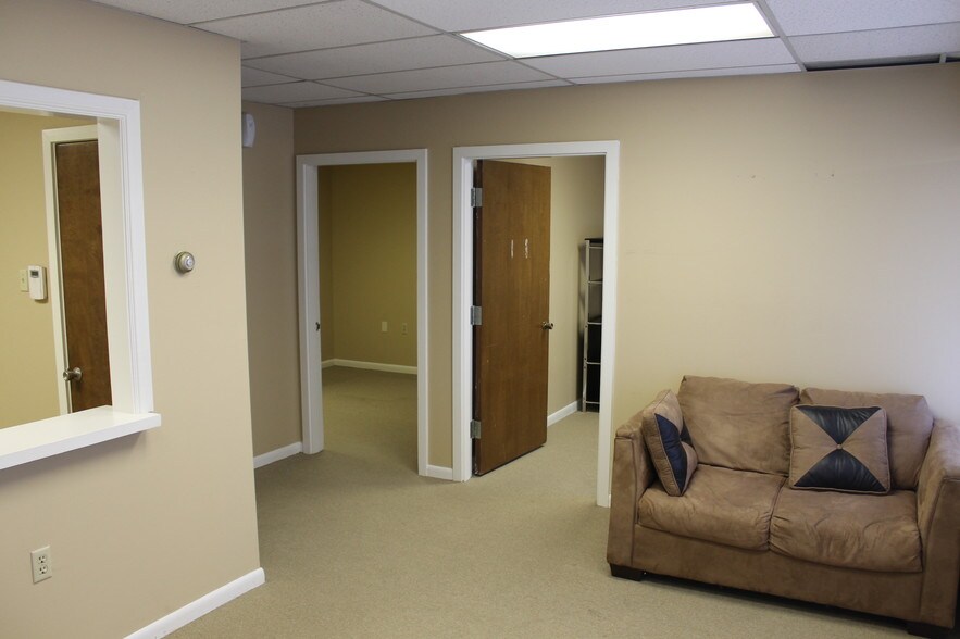 More Photos Of 11701- I-30 Hwy, Little Rock Unknown For Lease