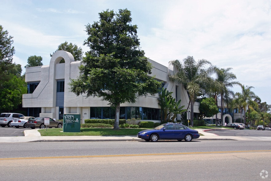 More Photos Of 906 Sycamore Ave, Vista Medical For Lease