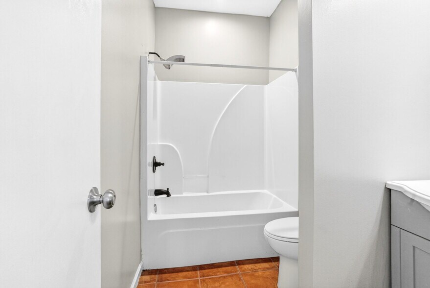 More Photos Of 1049 County Road 539, Valley Flex For Sale
