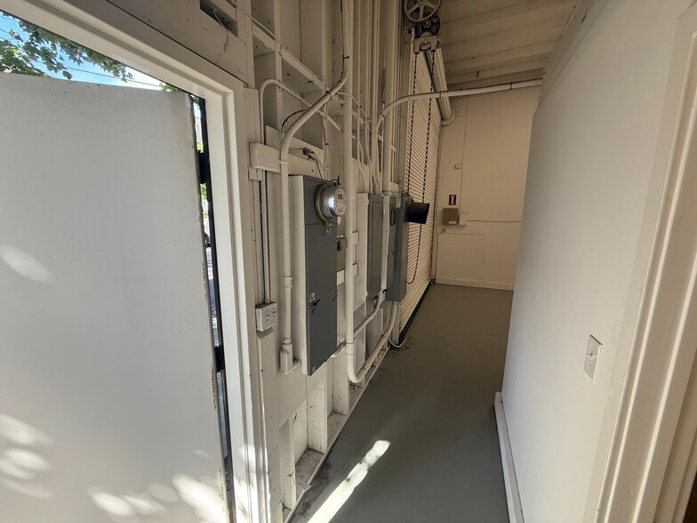 More Photos Of 727-733 Dwight Way, Berkeley Distribution For Lease