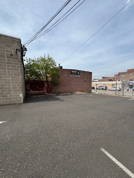 More Photos Of 7119 Rising Sun Ave, Philadelphia Freestanding For Sale
