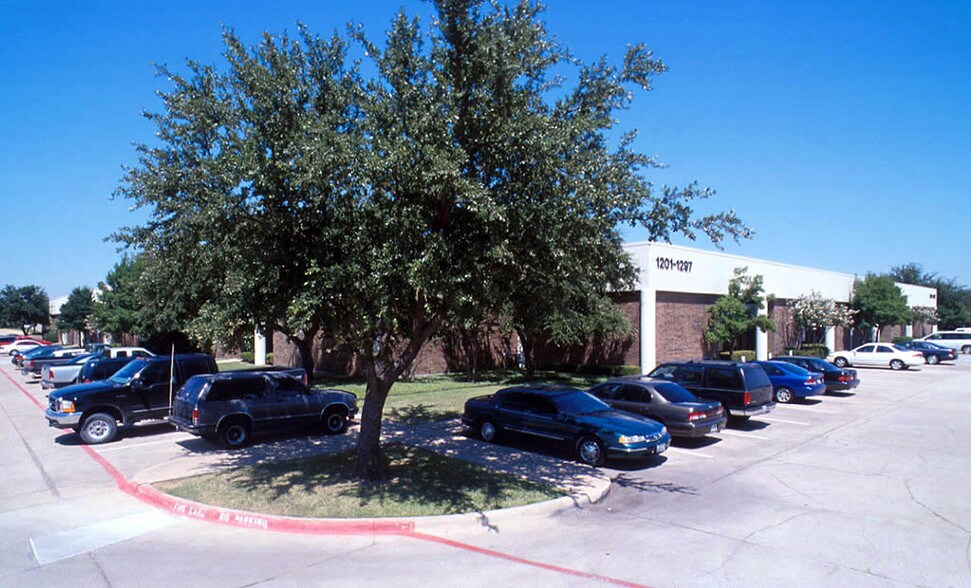 Primary Photo Of 1201-1297 Plano Rd N, Richardson Flex For Lease