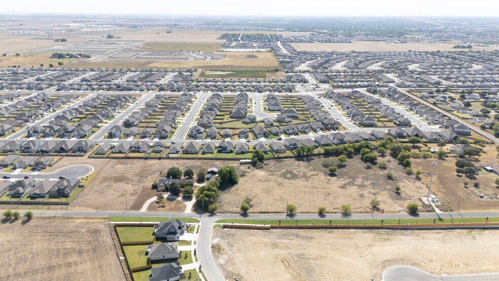 More Photos Of 900 County Road 132, Hutto Land For Sale