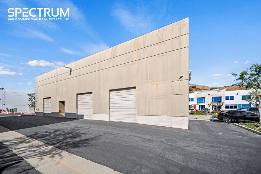 More Photos Of 28482-28486 Constellation Rd, Santa Clarita Warehouse For Sale