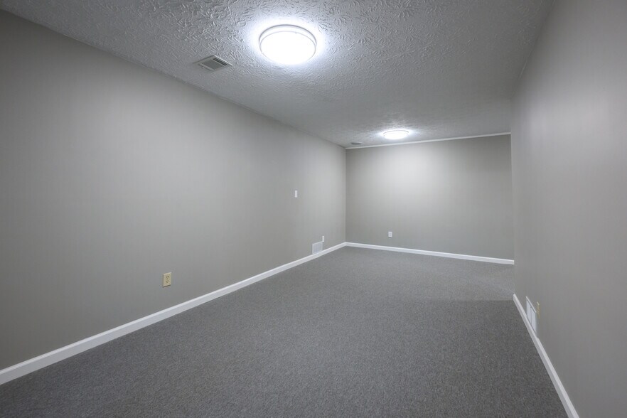 More Photos Of 216 E Reynolds Rd, Lexington Office For Lease