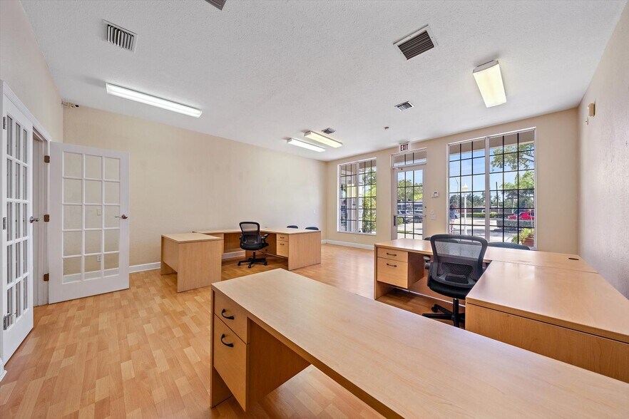 More Photos Of 3900 Clark Rd, Sarasota Medical For Sale