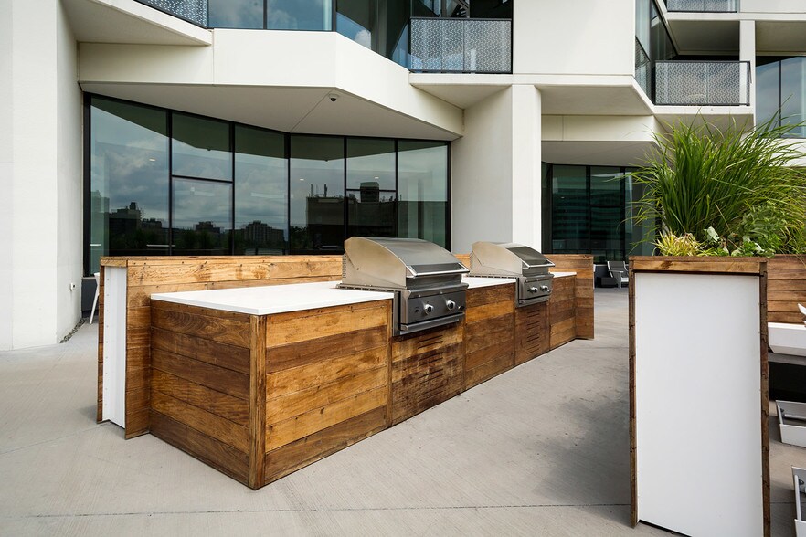 More Photos Of 5113 S Harper Ave, Chicago Coworking Space