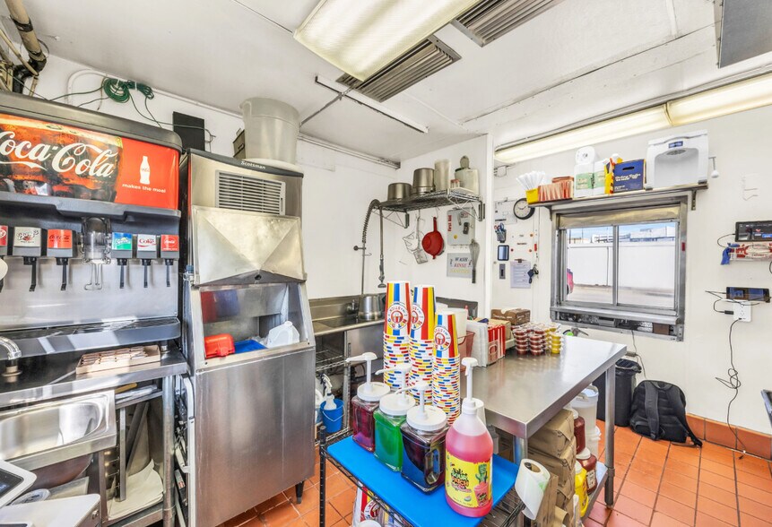 More Photos Of 3090 W 3500 S, Salt Lake City Fast Food For Lease