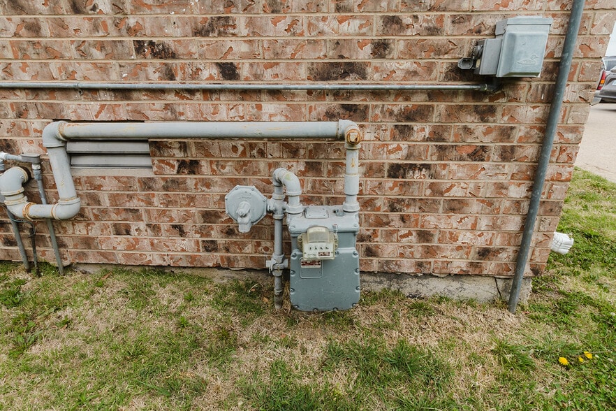 More Photos Of 1319 E 17th Ave, Hutchinson Religious Facility For Sale