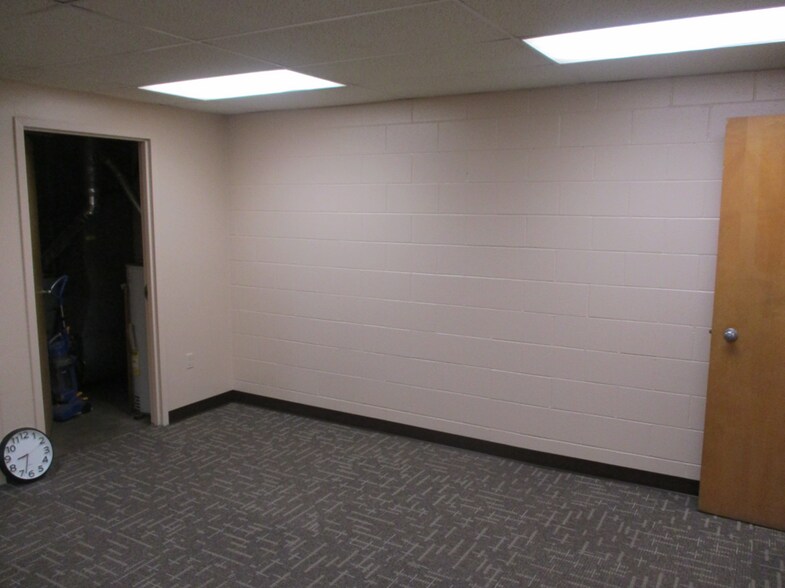 More Photos Of 3745 Dykstra Dr NW, Grand Rapids Manufacturing For Sale