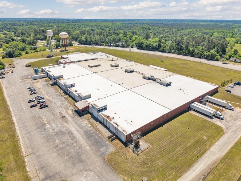 More Photos Of 11200 Dunbarton Blvd, Barnwell Manufacturing For Lease