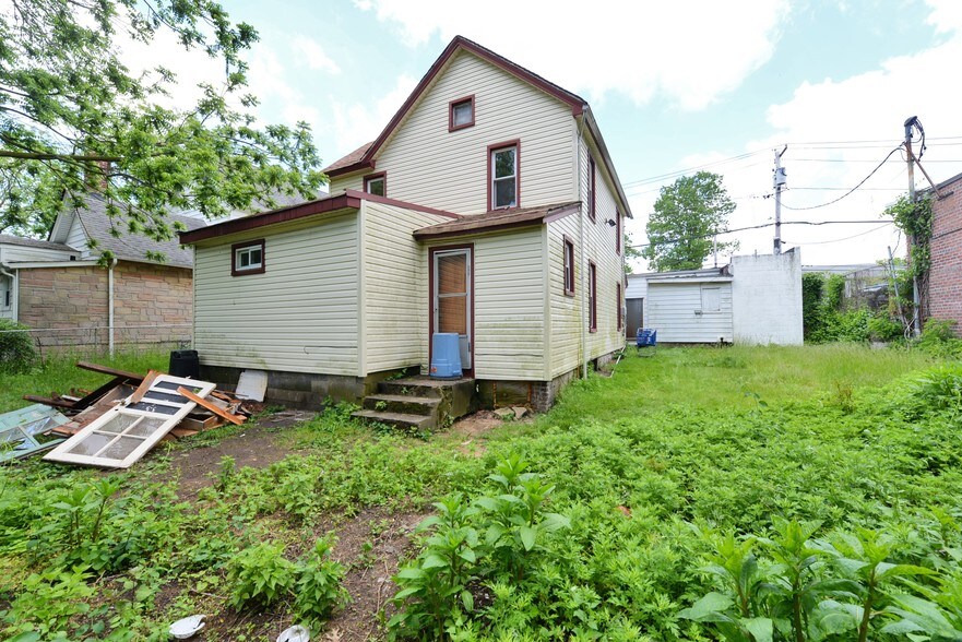 More Photos Of 1025 Woodfield Rd, West Hempstead Land For Sale