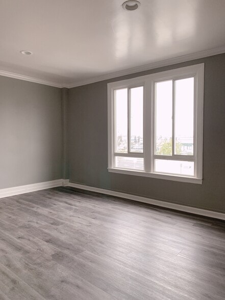 More Photos Of 1131-1137 California Dr, Burlingame Storefront Retail Residential For Sale