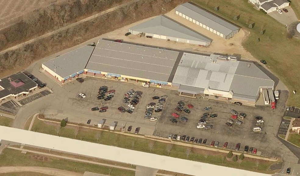 More Photos Of 1200 Springdale St, Mount Horeb Storefront For Lease