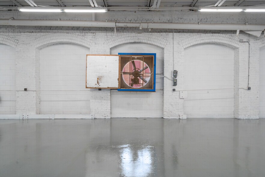 More Photos Of 56 Sterling St, Clinton Manufacturing For Lease