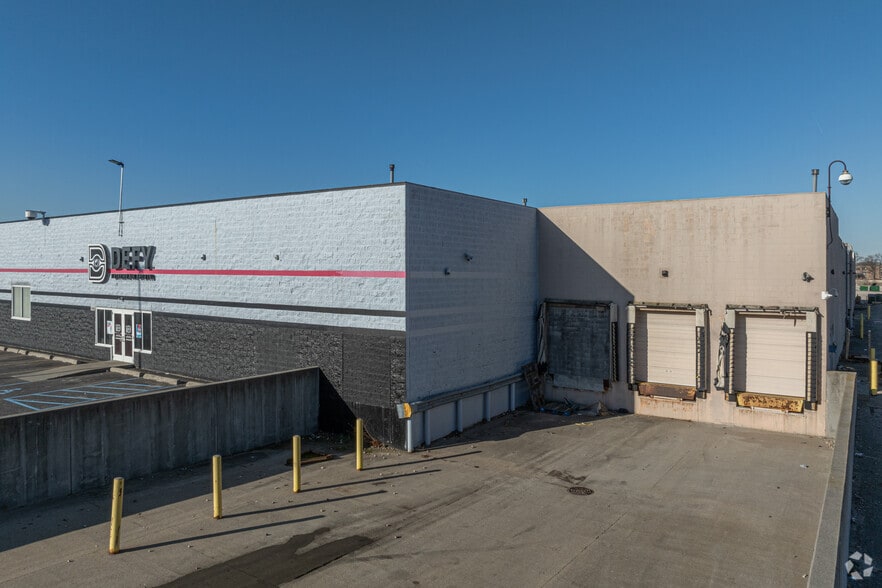 More Photos Of 1740 E Sherman Blvd, Muskegon Freestanding For Lease