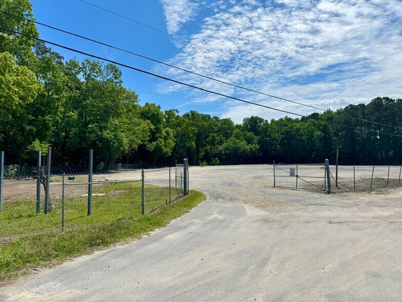 More Photos Of 6643 Jet Park Dr, North Charleston Land For Lease