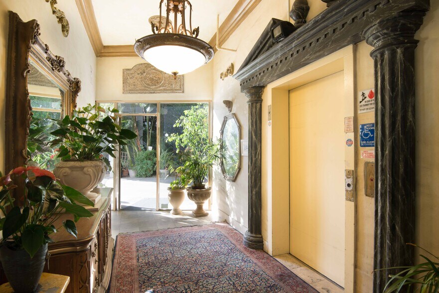 More Photos Of 2801 Camino del Rio S, San Diego Office For Lease