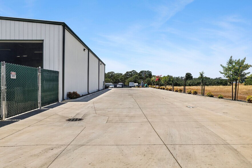 More Photos Of 13464 Browns Valley Dr, Chico Warehouse For Lease