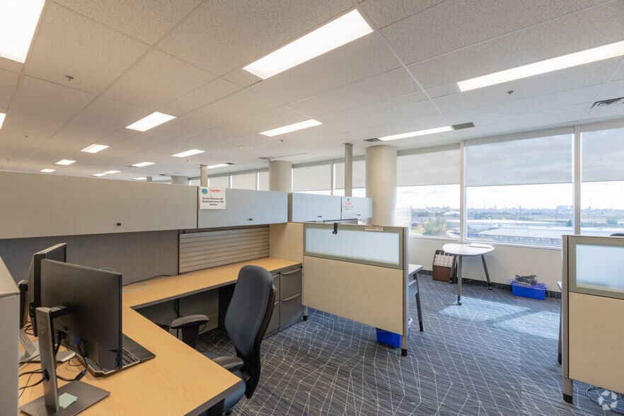More Photos Of 625 Cochrane Dr, Markham Office For Lease