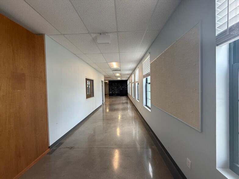 More Photos Of 201-217 N Main St, Versailles Storefront Retail Office For Lease