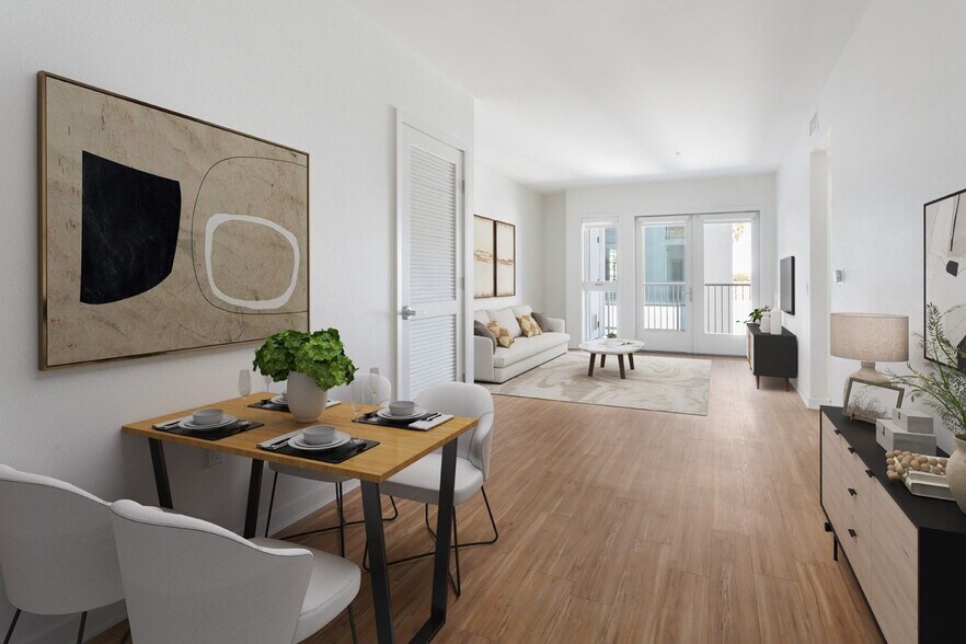 More Photos Of 214 Santa Monica Blvd, Santa Monica Apartments For Lease