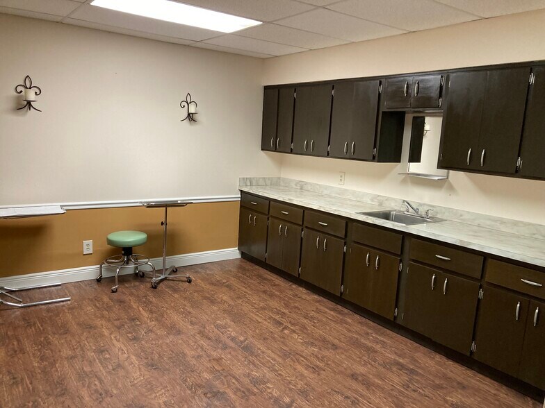 More Photos Of 2215 Nebraska Ave, Fort Pierce Medical For Lease