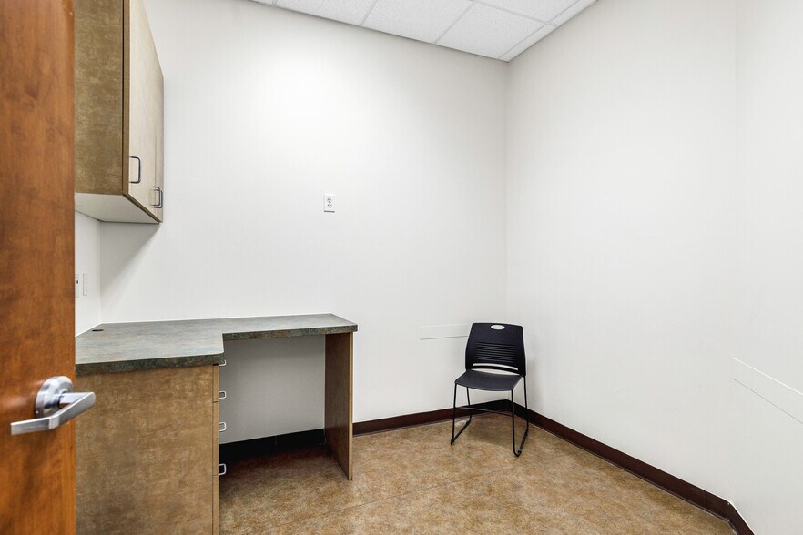 More Photos Of 15405 N 99th Ave, Sun City Medical For Lease