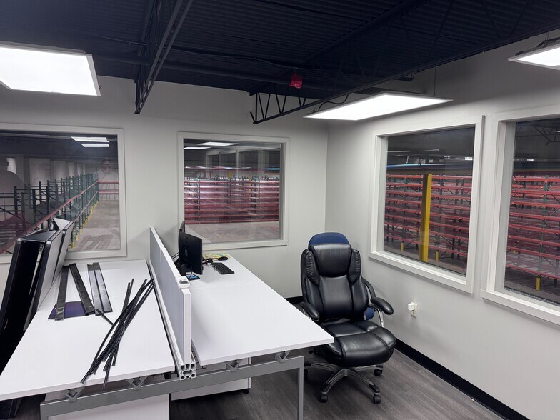 More Photos Of 707 S Erwin St, Cartersville Warehouse For Lease