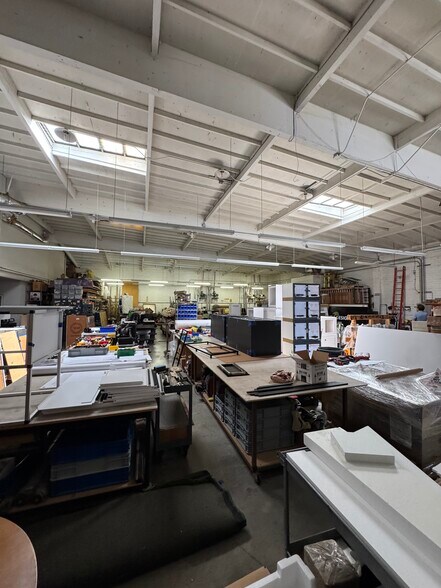 More Photos Of 7310 La Cienega Blvd, Inglewood Warehouse For Lease