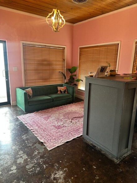 More Photos Of 119-121 Allamanda Dr, Lakeland Freestanding For Sale