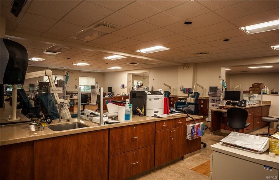 More Photos Of 4 Corwin Ct, Newburgh Medical For Sale