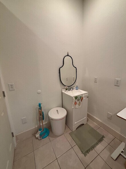 More Photos Of 1806 Snake River Rd, Katy Medical For Sale