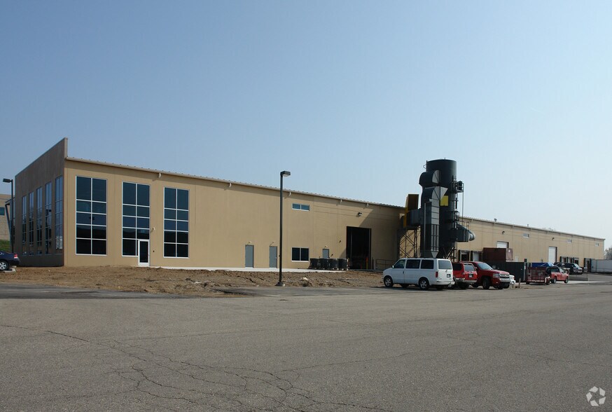 More Photos Of 4044 Brockton Dr, Grand Rapids Manufacturing For Sale