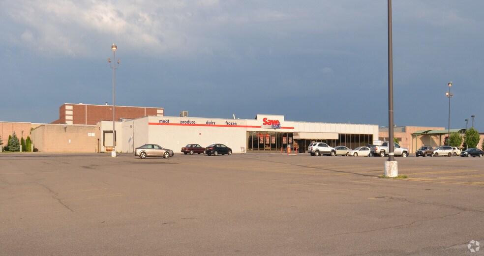 More Photos Of 6929 Williams Rd, Niagara Falls Freestanding For Lease