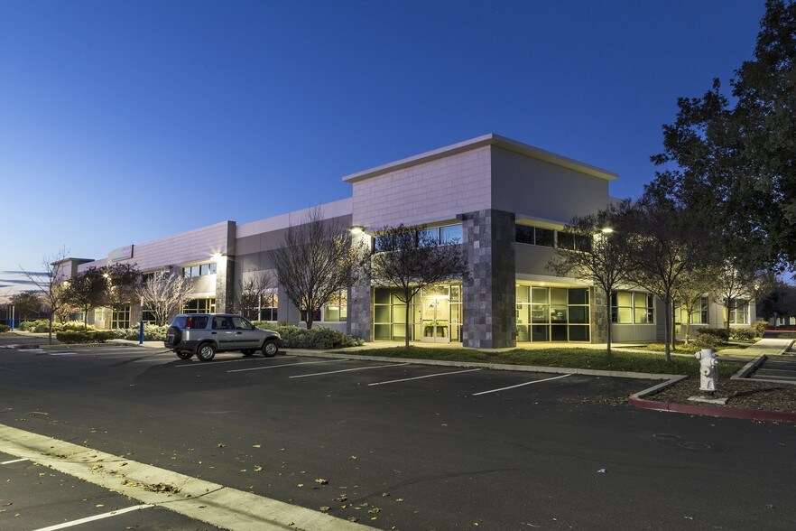 More Photos Of 2218 Kausen Dr, Elk Grove Office For Lease