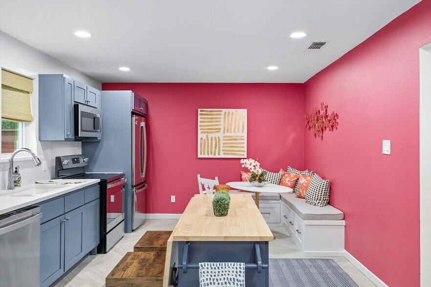 More Photos Of 3613 Washburn Ave, Fort Worth Loft Creative Space For Sale